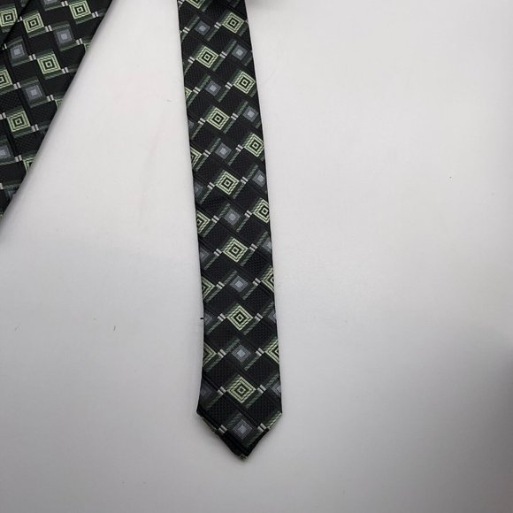 Croft & Barrow Men's Geometric Pattern 100% Polyester Neck Tie Green - Picture 2 of 5
